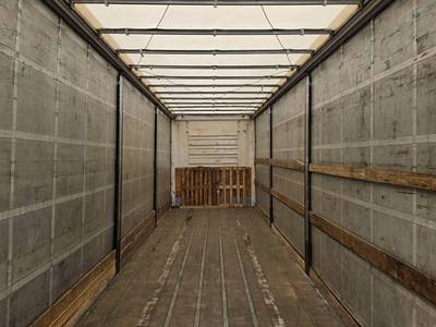 Semiremorcă FRUEHAUF 2017 – interior